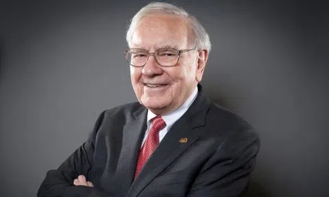 Tỷ phú Warren Buffett chỉ cách tiết kiệm siêu đơn giản: 3 BƯỚC giúp đổi đời, dù tầm thường cũng trở nên ưu tú