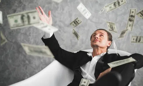0,006% người giàu nhất thế giới chi 300 tỷ USD mỗi năm vào đâu?
