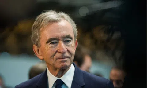 Một năm đầy biến động của tỷ phú hàng xa xỉ Pháp Bernard Arnault