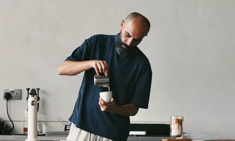 Ly cà phê hơn 25 triệu đồng ở Dubai có gì đặc biệt?