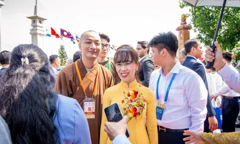 Tỷ phú Nguyễn Thị Phương Thảo tỏa sáng tại Vesak 2025: Doanh nhân giàu tâm mở lối kinh doanh vì cộng đồng
