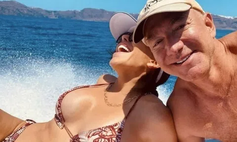 Jeff Bezos và hôn thê tình tứ trên siêu du thuyền 500 triệu USD trước thềm đám cưới cổ tích ở Venice
