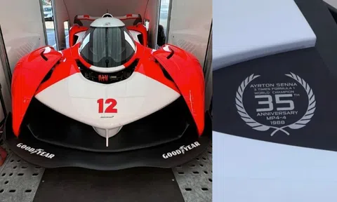 Choáng ngợp với siêu xe McLaren Solus GT đáp trên du thuyền triệu đô tại Monaco F1
