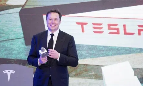 Elon Musk đối mặt nguy cơ bị trục xuất khỏi Mỹ