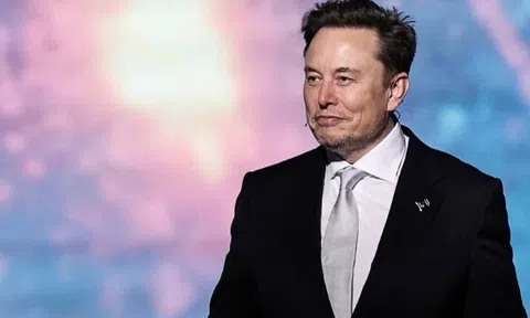 Bóc trần lối sống giản dị gây sốc của tỷ phú Elon Musk qua lời kể của bạn gái cũ