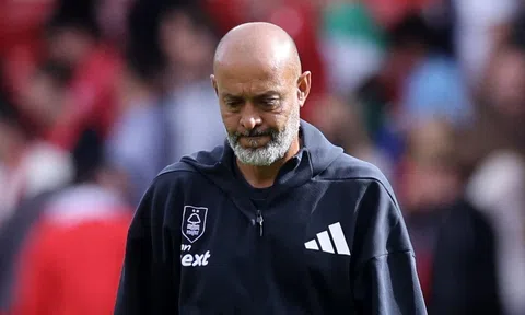 Chủ tịch Nottingham Forest gây phẫn nộ vì sa thải HLV Espirito Santo