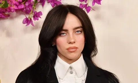 Billie Eilish lên tiếng: Giới tỷ phú nên quyên góp nhiều hơn, đừng chỉ để tiền ngủ trong tài khoản