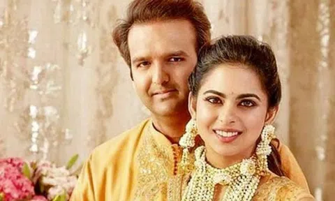 Tỉ phú bỏ Rolls-Royce, chọn Toyota Camry