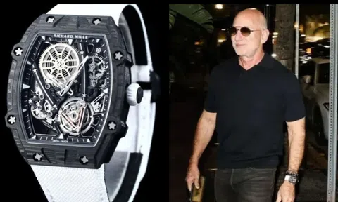 Jeff Bezos gây chú ý với đồng hồ siêu hiếm trị giá 2,4 triệu USD