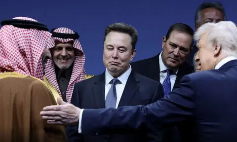 Elon Musk: “Tiền sẽ không còn quan trọng” nhờ AI