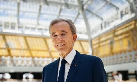 Tỷ phú châu Âu giàu nhất muốn “mua lại” Real Madrid