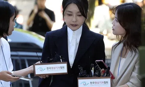 Cựu đệ nhất phu nhân Hàn Quốc bị tố nhận hối lộ túi Chanel, Dior sang chảnh