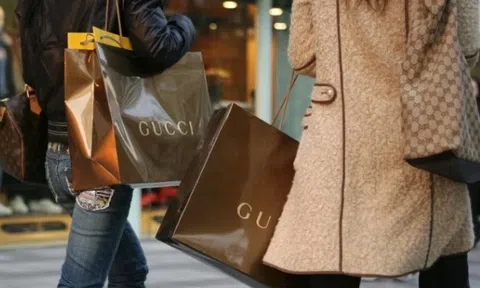 Người giàu Trung Quốc âm thầm đổi gu tiêu tiền, rời xa xa xỉ phô trương sang kín tiếng