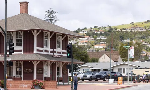 Lo ngại “thuế tỷ phú”, giới siêu giàu rời California sang Florida