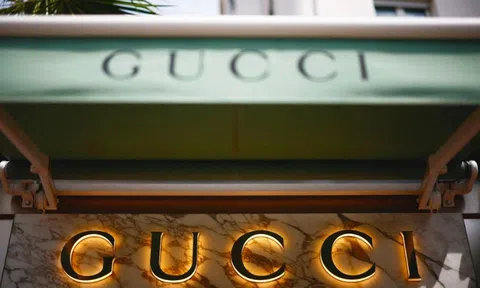 Không chỉ dầu mỏ: Gucci, Versace đồng loạt đóng cửa giữa căng thẳng Trung Đông