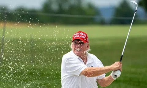Sân golf gắn với tên tuổi ông Trump bất ngờ bị thanh tra
