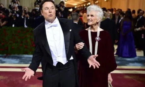 Không lâu đài, không penthouse, tỷ phú Elon Musk chọn sống trong nhà lắp ghép 30 m²