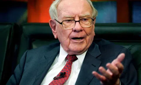 Muốn giàu đừng mắc 2 kiểu ‘hào phóng’ này, lời cảnh báo từ  tỷ phú Warren Buffett