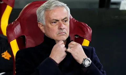 BST đồng hồ của huấn luyện viên bị sa thải 6 lần Mourinho