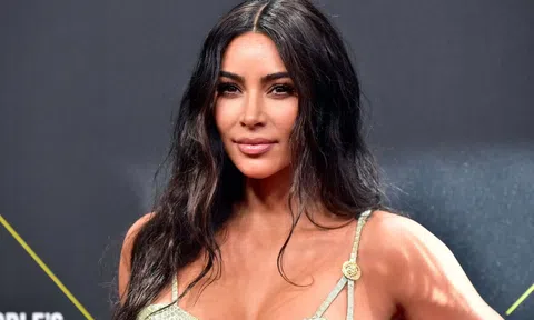 Tỷ phú Kim Kardashian chi gần nửa triệu đô la cho liệu trình trẻ hóa da