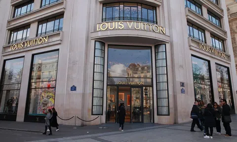 Bị cướp ba lần trong vòng chưa đầy một năm, đây có phải là cửa hàng Louis Vuitton xui xẻo nhất thế giới?
