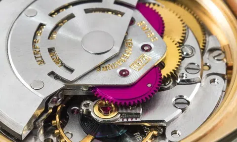 Rolex hoạt động như thế nào mà không cần dùng pin?