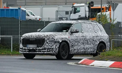 Audi sắp ra mắt SUV siêu sang cạnh tranh Maybach GLS: Khoang VIP đẳng cấp thương gia, hệ thống giải trí riêng biệt, ra mắt 2026