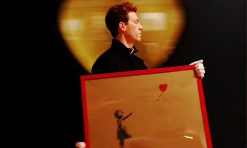 Điều gì sẽ xảy ra khi nghệ sĩ bí ẩn nhất thế giới bị lộ danh tính?