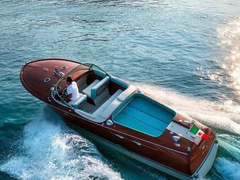 Ngắm huyền thoại du thuyền nước Ý - Riva Aquariva Super vừa cập bến ở dự án bất động sản tỷ đô ở Đồng Nai