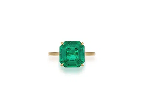 Sotheby’s bán đấu giá chiếc nhẫn ngọc lục bảo 6,25 carat được tìm thấy trong chiếc tàu chìm 400 năm tuổi