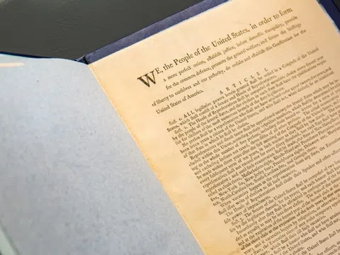 Ấn bản đầu tiên của Hiến pháp Hoa Kỳ 'cực hiếm' có thể thu về 30 triệu USD