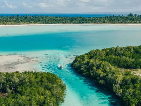 Sotheby's mở bán đấu giá một số đảo hoang sơ tuyệt đẹp ở Indonesia, yêu cầu đặt cọc 2,4 tỷ đồng để chứng minh sự nghiêm túc