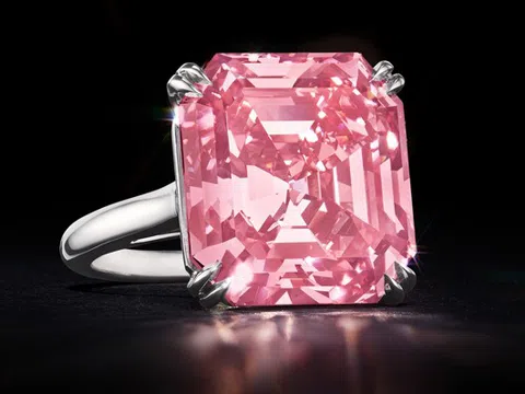 Chuyện hy hữu: Gửi viên kim cương hồng 35 triệu USD đến nhà ngoại cảm để “thanh tẩy”, Christie’s thông báo vật phẩm quý giá đã biến mất