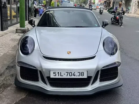 Nể "Qua" Vũ với phong cách chơi xe đỉnh cao: 6 năm chờ đợi để sở hữu Porsche 911 Turbo S Cabriolet 991.1 biển trắng