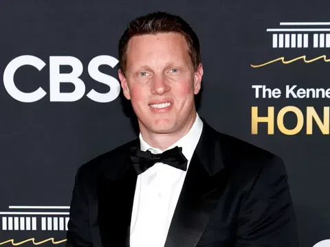 Đường trở thành 'ông trùm' Hollywood của con trai tỷ phú từng giàu nhất thế giới