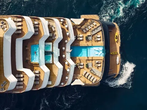 Nghệ Thuật Sống Trên Biển: Hành Trình Chinh Phục Giới Siêu Giàu Của Các Hãng Du Thuyền