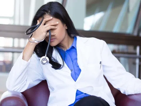 Khi thành công không đồng nghĩa với hạnh phúc: Góc khuất đằng sau những vị bác sĩ giàu nhất thế giới