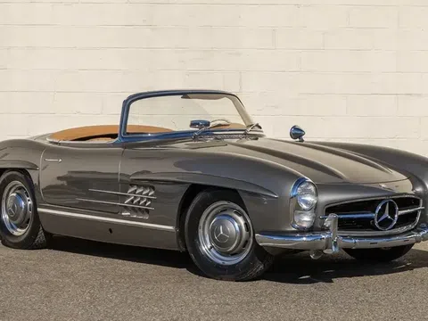 Chiêm ngưỡng chiếc Mercedes Roadster 1960 được đấu giá hơn 1 triệu đô
