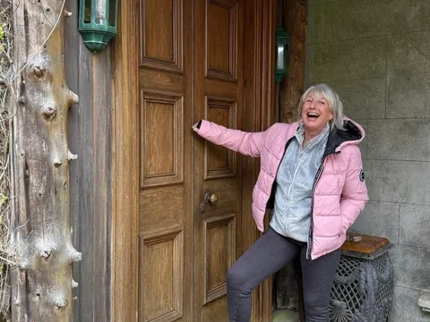 Chăm sóc biệt thự nhà giàu: Đặc quyền nghỉ dưỡng xa hoa không mất phí