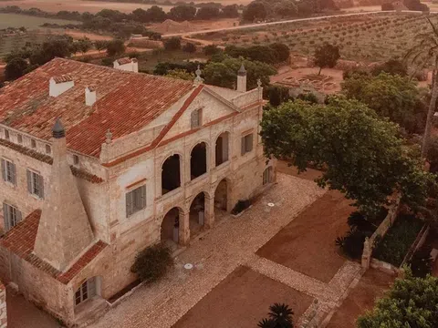 Trải nghiệm ngắm nhật thực toàn phần tại penthouse điền trang Tây Ban Nha: kỳ nghỉ xa hoa không thể bỏ lỡ năm 2026