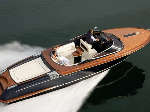 Riva: câu chuyện lịch sử về một con thuyền trở thành huyền thoại