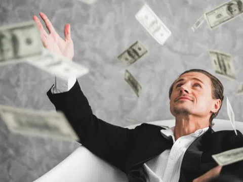 Phục vụ lâu năm cho khách VIP, tôi bất ngờ phát hiện nhiều bí mật chấn động về giới nhà giàu