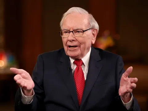 Buffett chỉ ra 3 thứ người nghèo chi không tiếc, người giàu lại tránh xa
