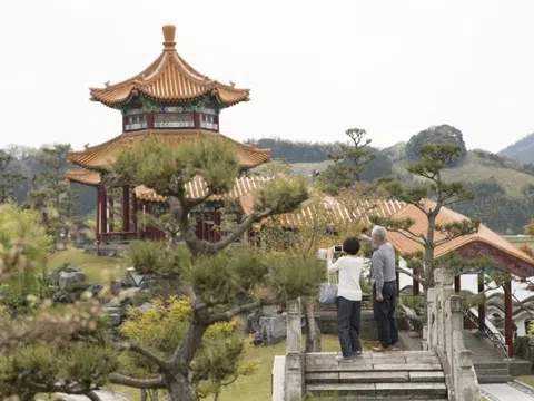 Tầng lớp giàu có Trung Quốc đổ xô chi tiêu 'khủng' tại Nhật Bản: Nguyên nhân đằng sau xu hướng này là gì?