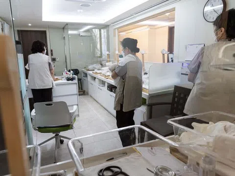 Chi 1,3 tỷ đồng cho dịch vụ chăm sóc sau sinh: Tiêu chuẩn xa xỉ mới của các mẹ bỉm sữa nhà giàu