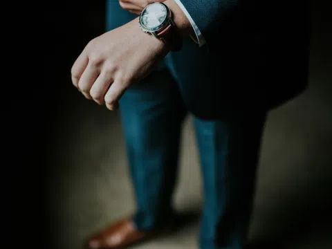 Ngôn ngữ cơ thể là yếu tố nhận biết tầng lớp giàu có, thượng lưu: Góc nhìn từ nhân viên bán hàng dày dặn kinh nghiệm