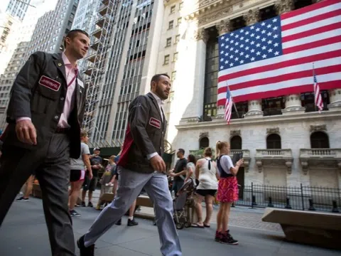 Giới siêu giàu Mỹ và nghệ thuật lách thuế