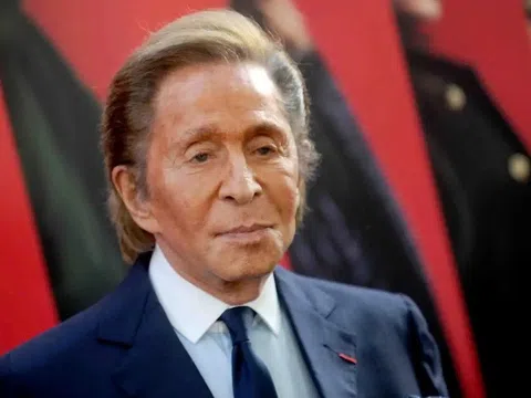 Valentino Garavani: Nhìn lại hành trình tạo nên biểu tượng thời trang hoàng gia đương đại