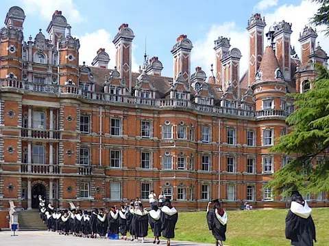 Gia đình tài phiệt chi 19 tỷ đồng đầu tư cho con từ lớp 5: Bằng cấp danh giá vẫn là chìa khóa quyền lực giữa kỷ nguyên AI