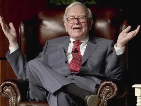 Warren Buffett chính thức rời ghế CEO: Vì sao ông lại chọn thời điểm này?